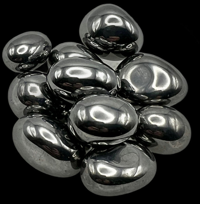Metallic gray Silicon crystal with reflective angular faces