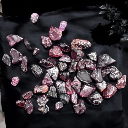 1 ounce Red Garnet Chips - Raven's Cauldron 6 N Sandusky St. Delware, OH 43015