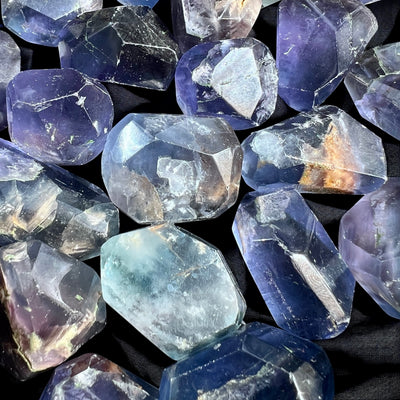 Blue Fluorite Faceted Palm Stones – High Quality | Small, Medium & Large Sizes