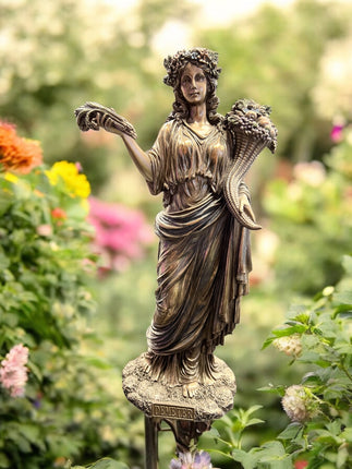 Demeter_Statue_Ravens_Cauldron_6_North_Sandusky_Street_Delaware_Ohio_43015