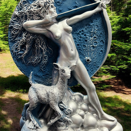 Diana_Moon_Goddess_Statue_Ravens_Cauldron_6_North_Sandusky_Street_Delaware_Ohio_43015