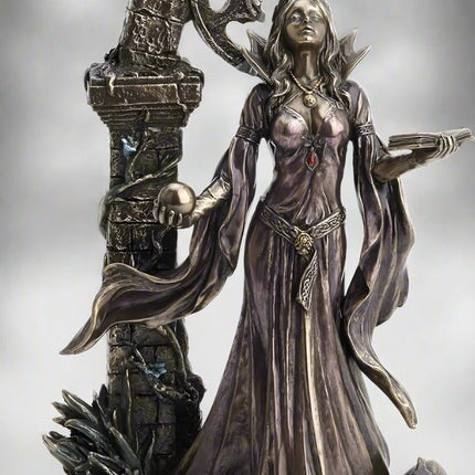 Aradia the Wiccan Queen of Witches Statue by Veronese Design - Raven's Cauldron