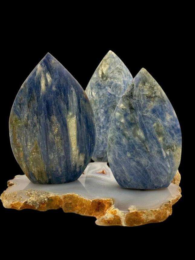 Blue Kyanite Flame, Blue Kyanite Crystal, Blue Kyanite Stone, Stone of Serenity, Lucid Dreaming Stone - Raven's Cauldron