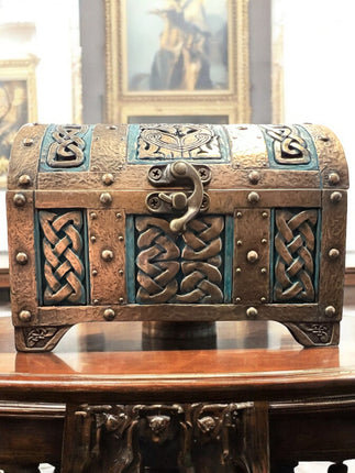 Celtic_Knot_Treasure_Chest_Ravens_Cauldron_6_North_Sandusky_Street_Delaware_Ohio_43015