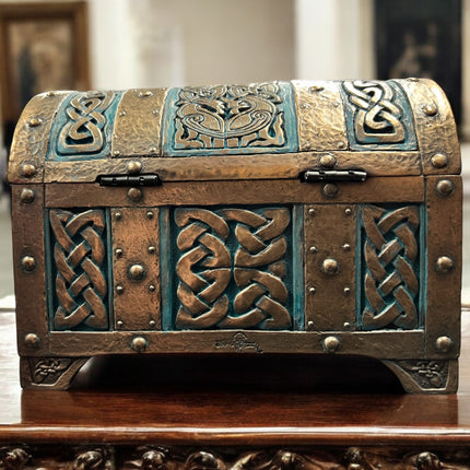 Celtic_Knot_Treasure_Chest_Ravens_Cauldron_6_North_Sandusky_Street_Delaware_Ohio_43015