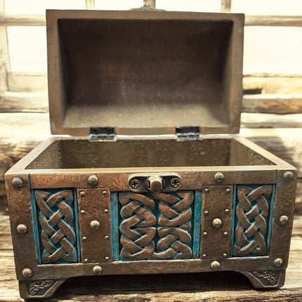 Celtic_Knot_Treasure_Chest_Ravens_Cauldron_6_North_Sandusky_Street_Delaware_Ohio_43015