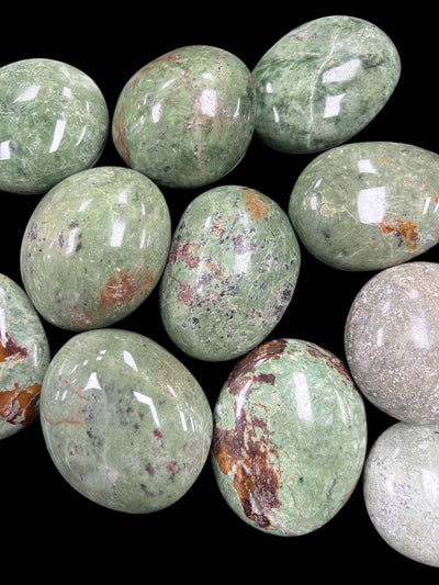 Chrysoprase Palm Stone – Heart Healing & Emotional Growth Crystal (129g | 2–3