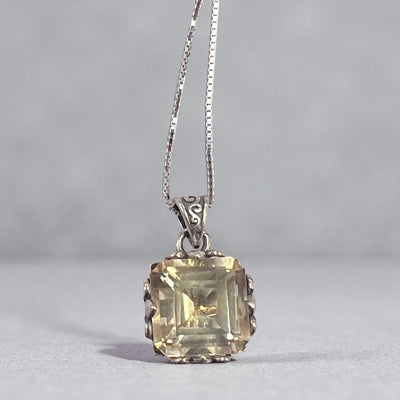 Citrine Pendant Square Cut with 20