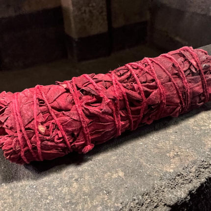 Dragon’s Blood sage smudge stick 4 inch bundle for cleansing and protection rituals at Raven’s Cauldron, Delaware, OH