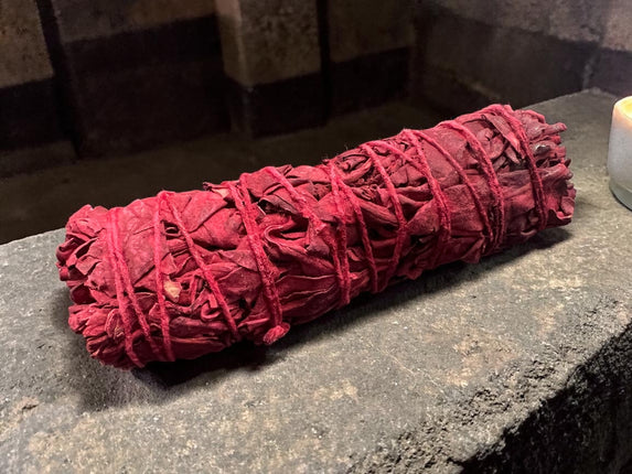 Dragon’s Blood sage smudge stick 4 inch bundle for cleansing and protection rituals at Raven’s Cauldron, Delaware, OH