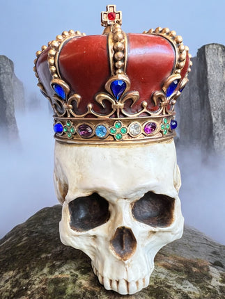 Dreaded_Monarch_Skull_Statue_Ravens_Cauldron_6_North_Sandusky_Street_Delaware_Ohio_43015