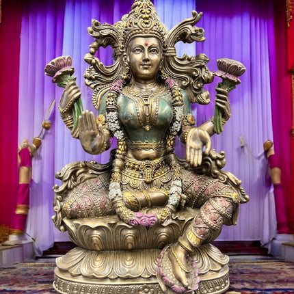 Lakshmi_Statue_Ravens_Cauldron_6_North_Sandusky_Street_Delaware_Ohio_43015