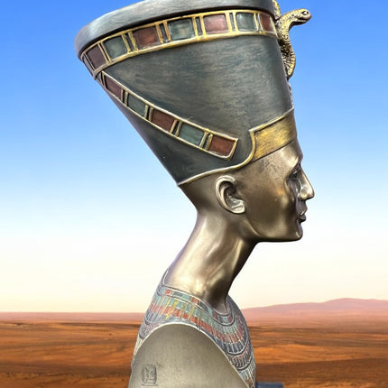 Nefertiti_Box__Statue_Raven’s_Cauldron_6th_North_Sandusky_Street_Delaware_Ohio_43015