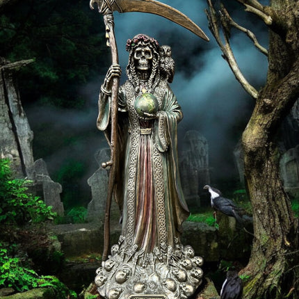 Santa_Muerte_Statue_Raven’s_Cauldron_6th_North_Sandusky_Street_Delaware_Ohio_43015