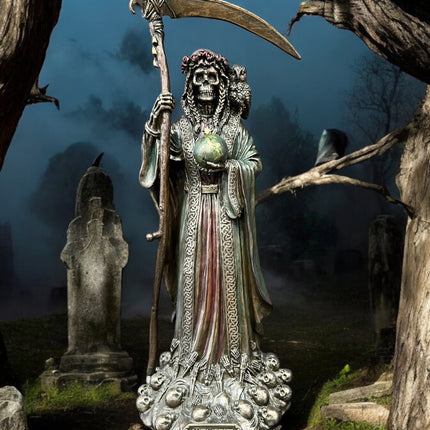 Santa_Muerte_Statue_Raven’s_Cauldron_6th_North_Sandusky_Street_Delaware_Ohio_43015