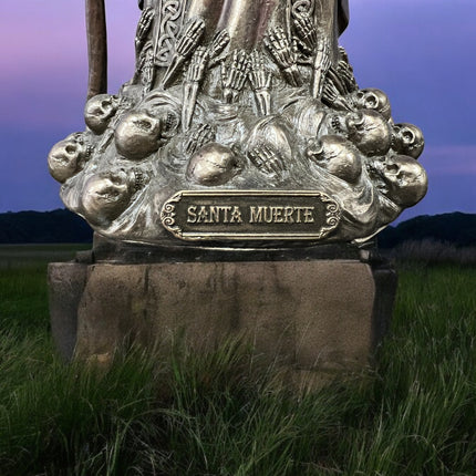 Santa_Muerte_Statue_Raven’s_Cauldron_6th_North_Sandusky_Street_Delaware_Ohio_43015