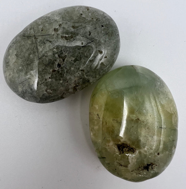 Prehnite palm stone - Raven's Cauldron