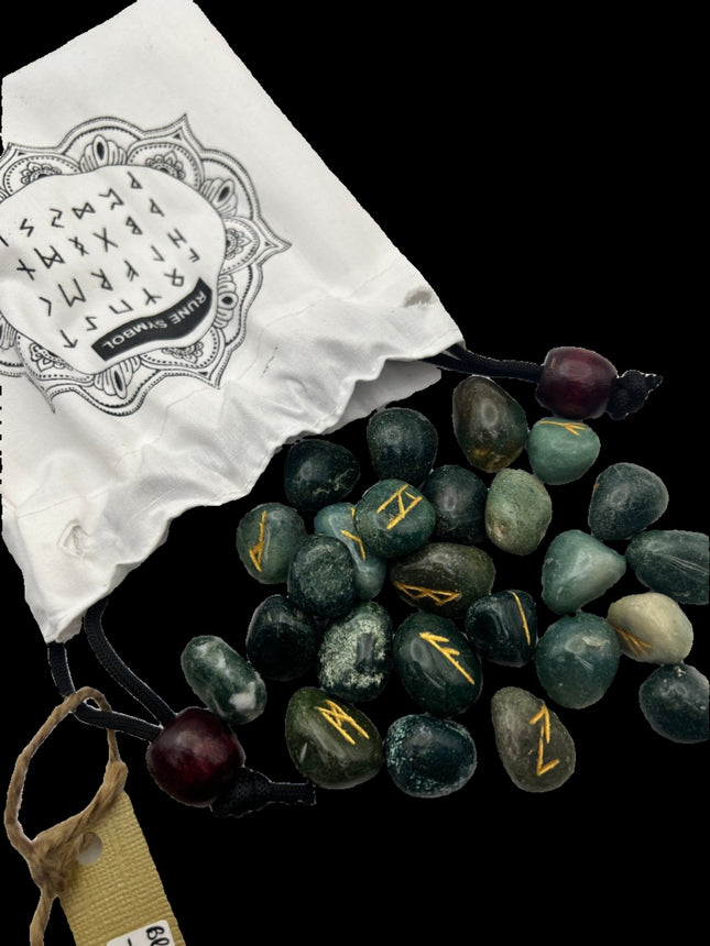 Rune Set - Bloodstone - Raven's Cauldron